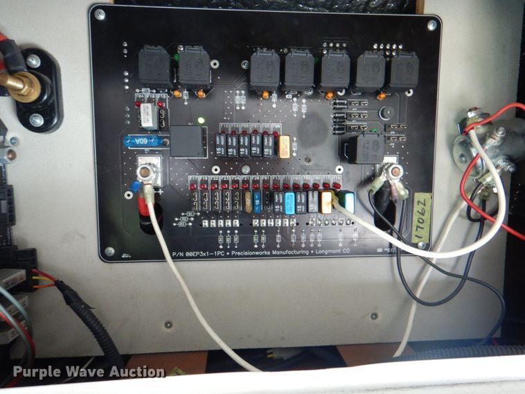 image for item HT9477 2009 International 3200  shuttle bus