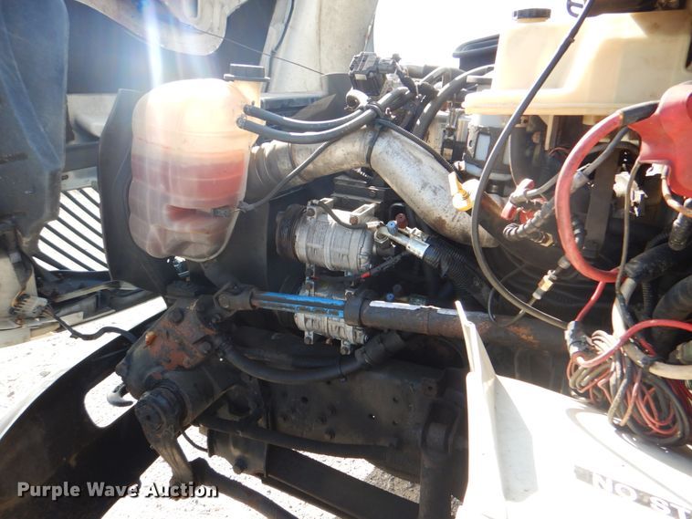 image for item HT9477 2009 International 3200  shuttle bus