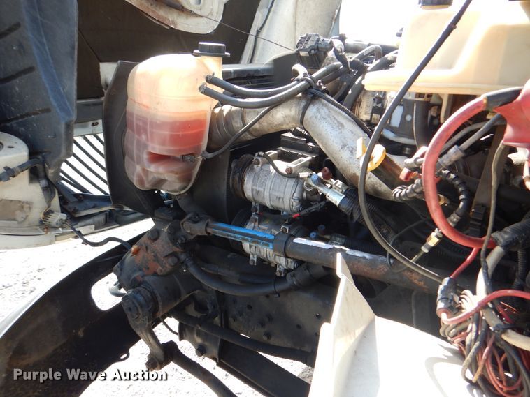 image for item HT9477 2009 International 3200  shuttle bus