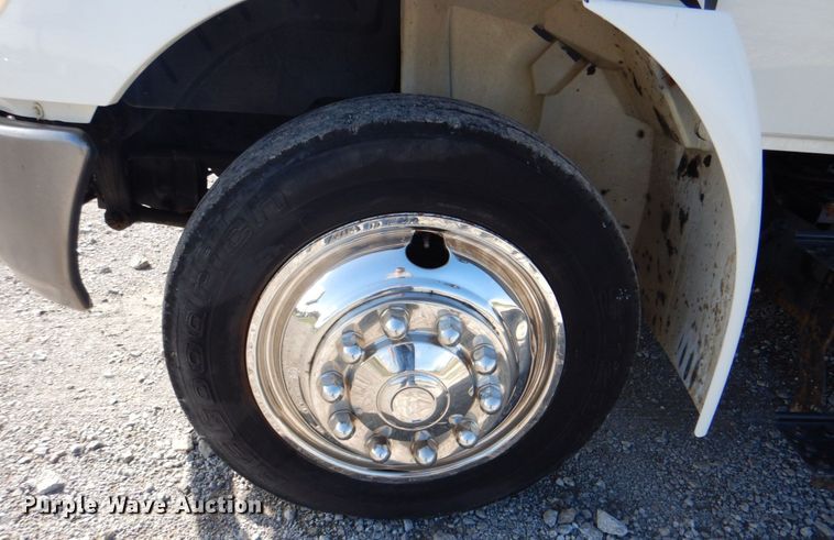 image for item HT9477 2009 International 3200  shuttle bus