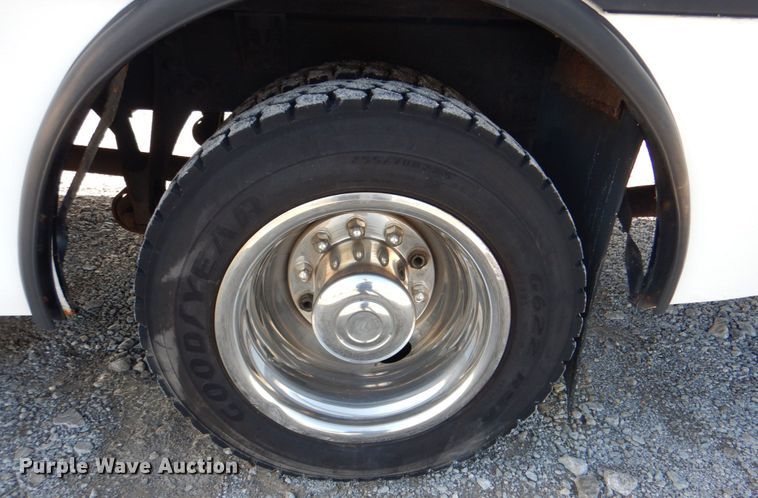 image for item HT9477 2009 International 3200  shuttle bus