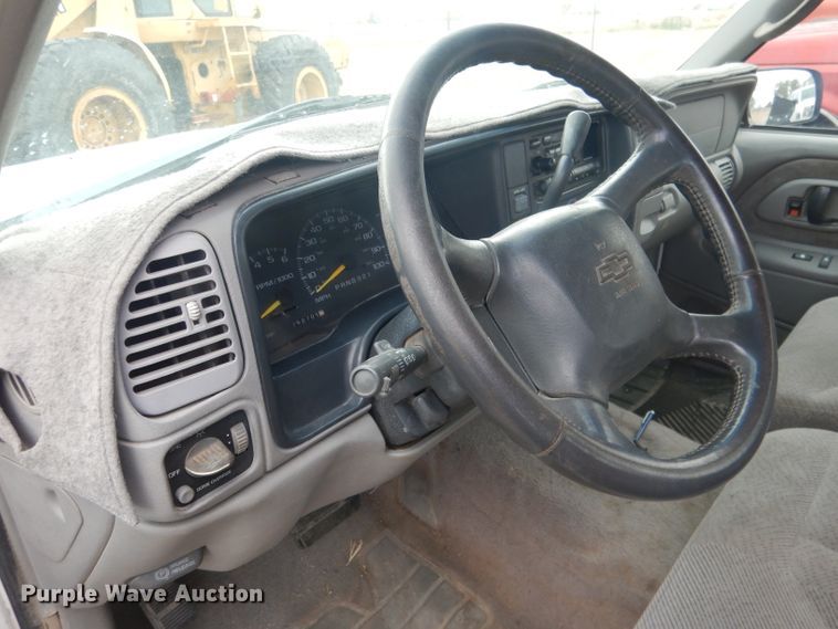 image for item HU9308 1998 Chevrolet K1500  Crew Cab pickup truck