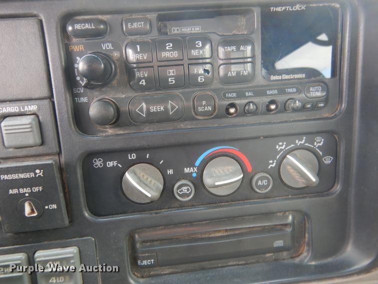 image for item HU9308 1998 Chevrolet K1500  Crew Cab pickup truck