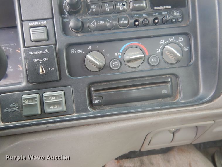 image for item HU9308 1998 Chevrolet K1500  Crew Cab pickup truck