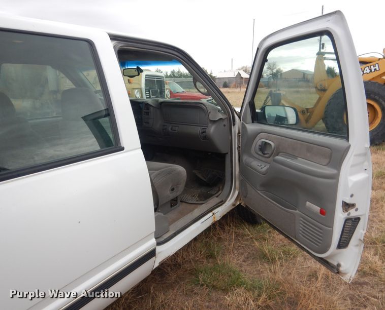 image for item HU9308 1998 Chevrolet K1500  Crew Cab pickup truck