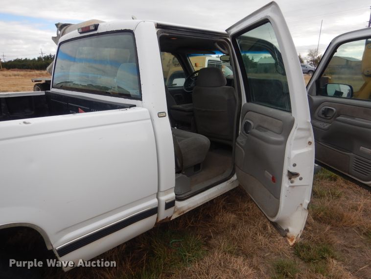 image for item HU9308 1998 Chevrolet K1500  Crew Cab pickup truck