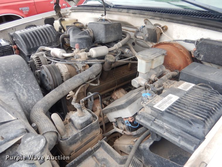 image for item HU9308 1998 Chevrolet K1500  Crew Cab pickup truck