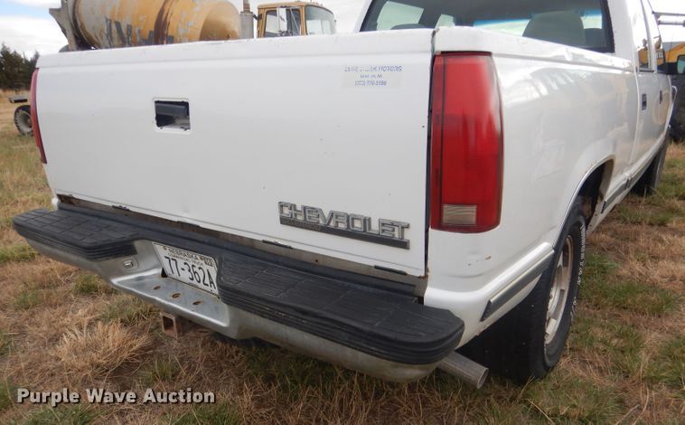 image for item HU9308 1998 Chevrolet K1500  Crew Cab pickup truck