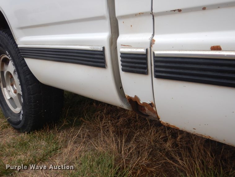 image for item HU9308 1998 Chevrolet K1500  Crew Cab pickup truck