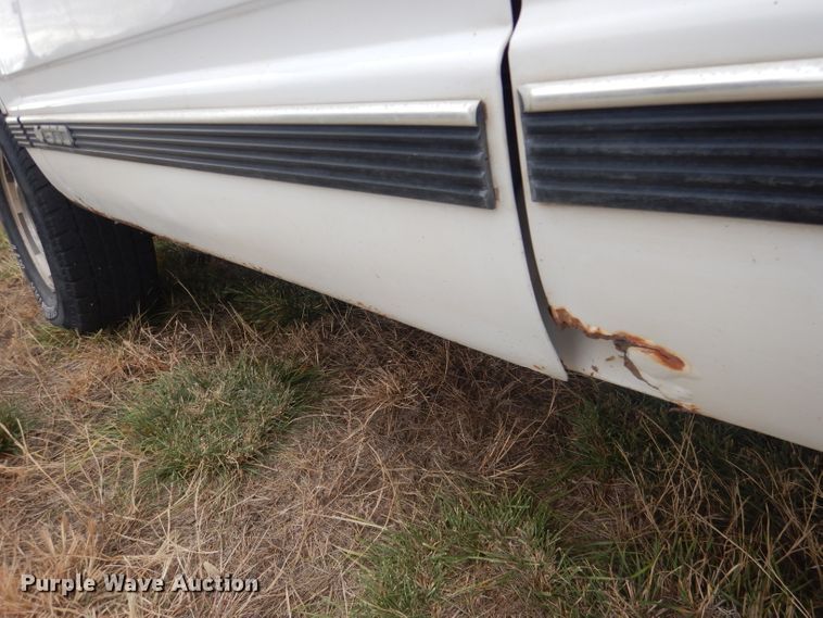 image for item HU9308 1998 Chevrolet K1500  Crew Cab pickup truck