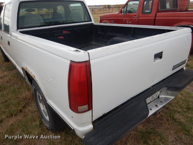 image for item HU9308 1998 Chevrolet K1500  Crew Cab pickup truck