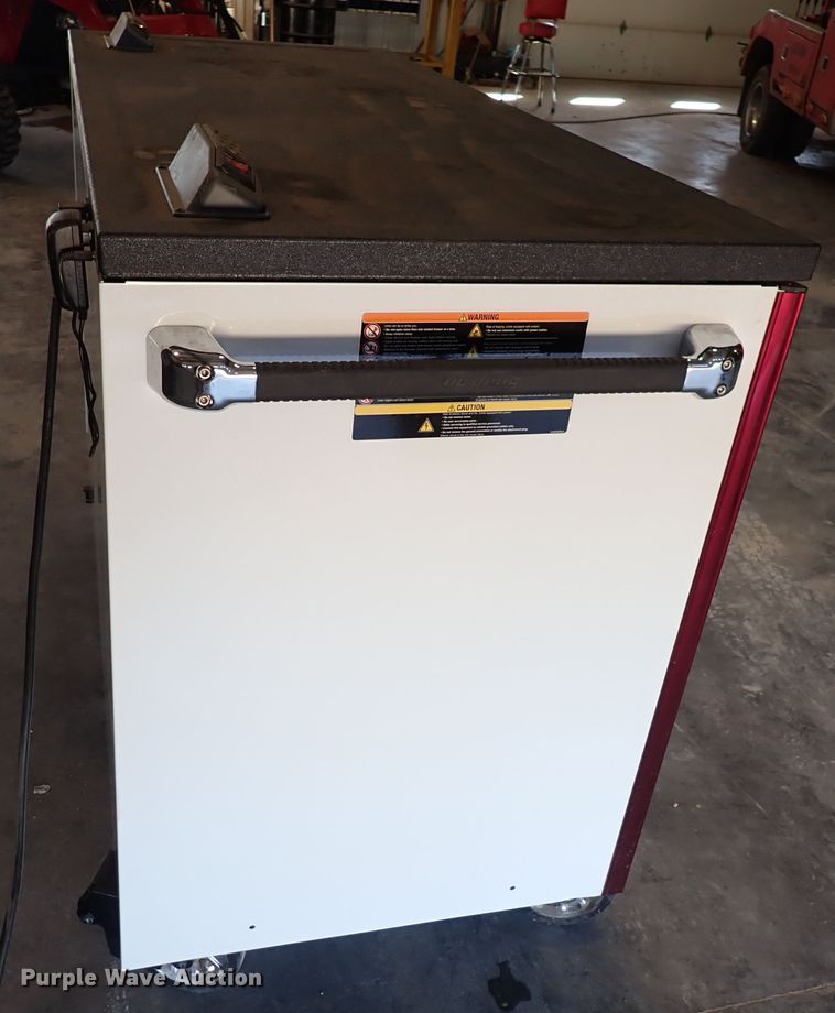 image for item IK9143 Snap On  tool box