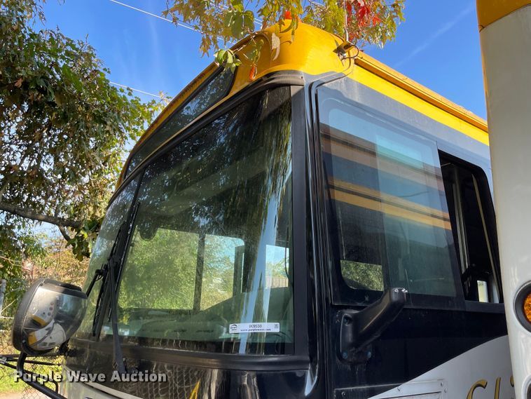 image for item IK9538 2010 Freightliner MB55  trolley