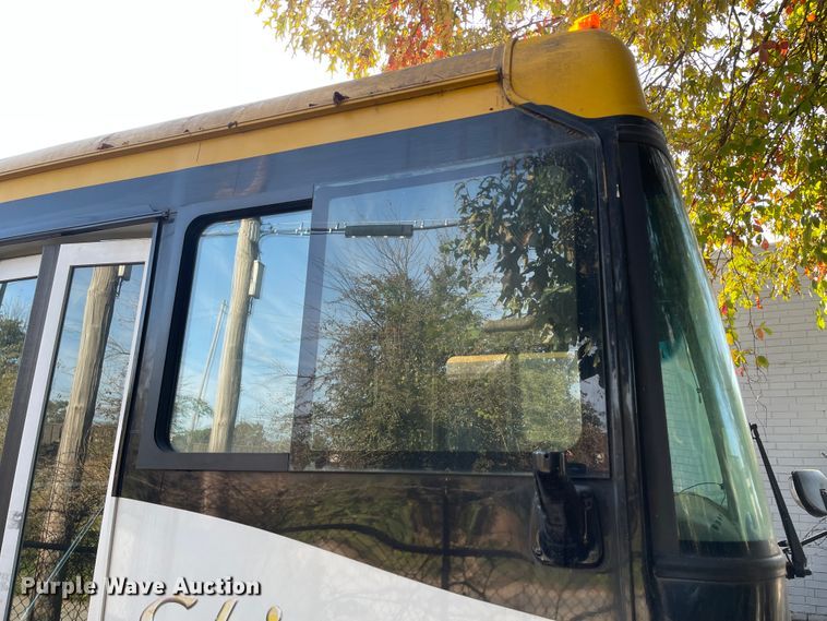 image for item IK9538 2010 Freightliner MB55  trolley