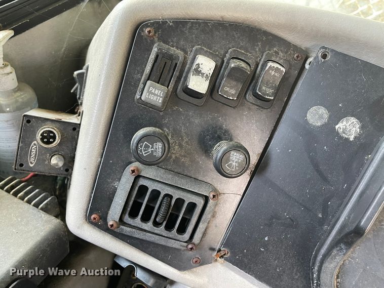 image for item IK9538 2010 Freightliner MB55  trolley