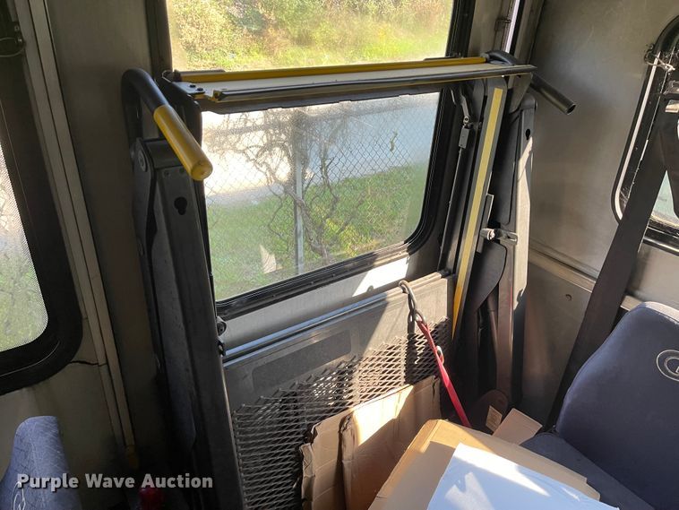 image for item IK9538 2010 Freightliner MB55  trolley