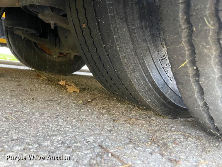 image for item IK9538 2010 Freightliner MB55  trolley