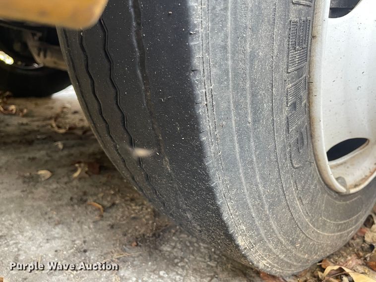 image for item IK9538 2010 Freightliner MB55  trolley