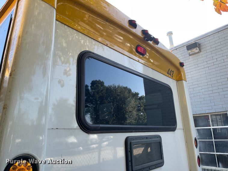 image for item IK9539 2010 Freightliner MB55  trolley