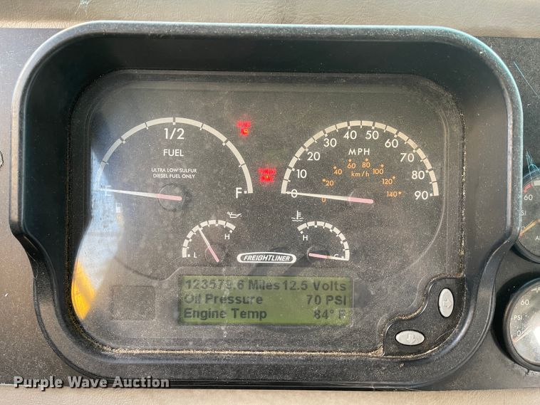 image for item IK9539 2010 Freightliner MB55  trolley