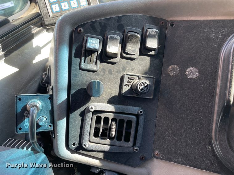 image for item IK9539 2010 Freightliner MB55  trolley