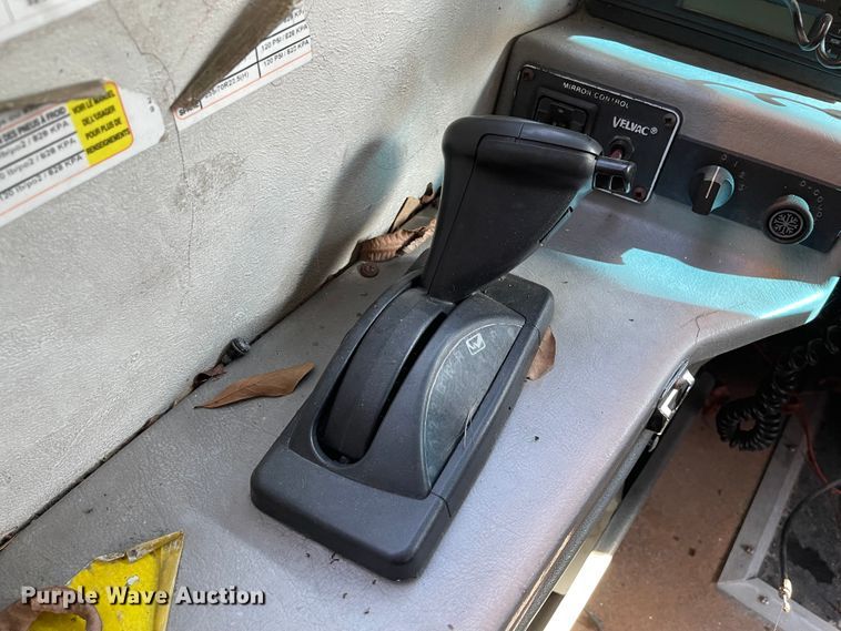 image for item IK9539 2010 Freightliner MB55  trolley