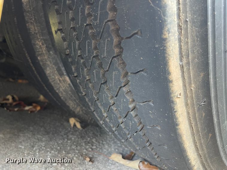 image for item IK9539 2010 Freightliner MB55  trolley