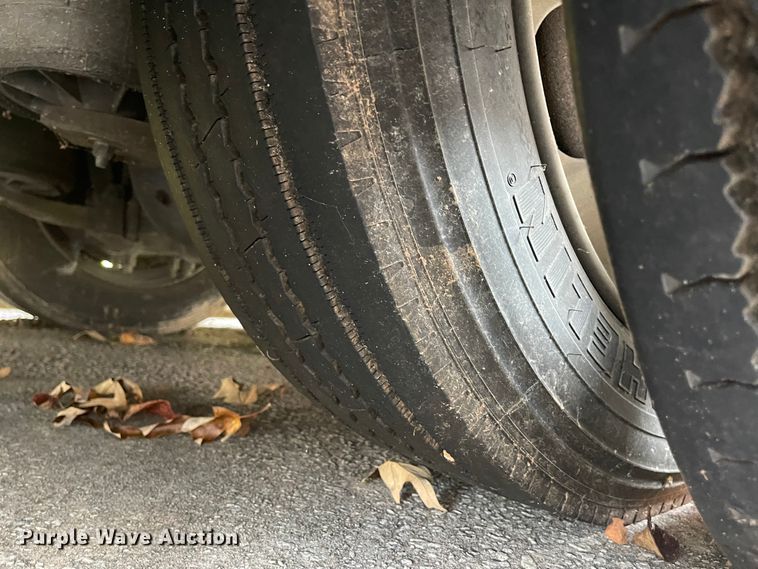 image for item IK9539 2010 Freightliner MB55  trolley