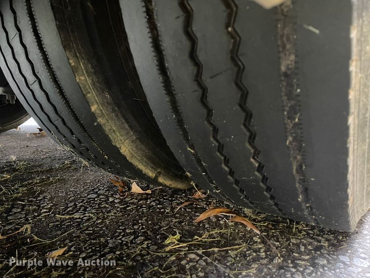 image for item IK9539 2010 Freightliner MB55  trolley