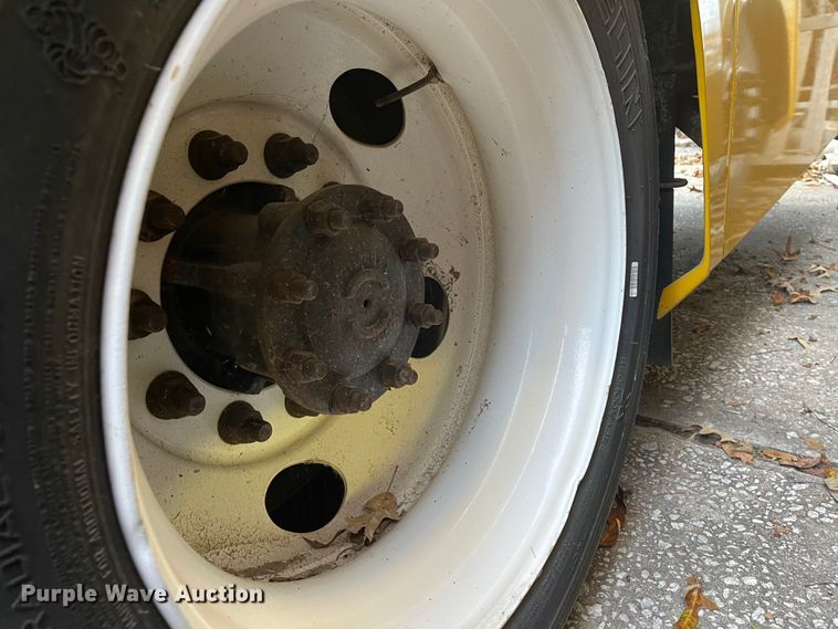 image for item IK9539 2010 Freightliner MB55  trolley