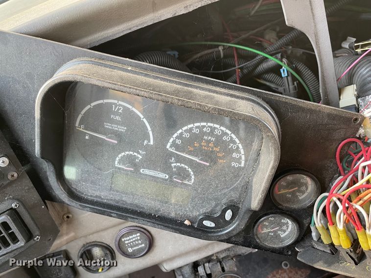 image for item IK9540 2010 Freightliner MB55  trolley