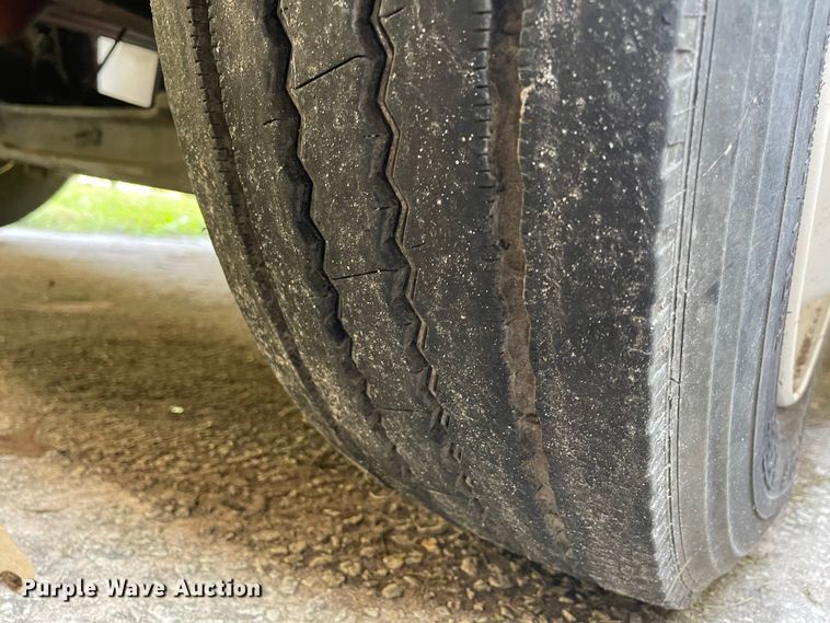 image for item IK9540 2010 Freightliner MB55  trolley