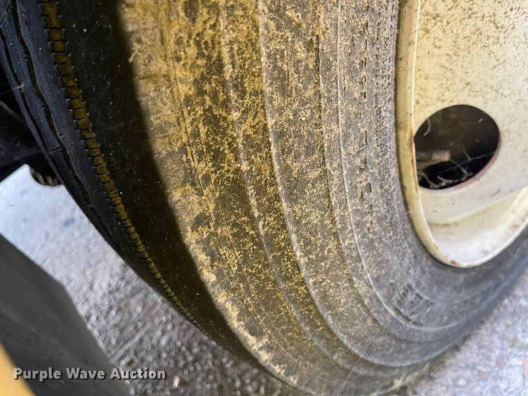 image for item IK9541 2010 Freightliner MB55  trolley