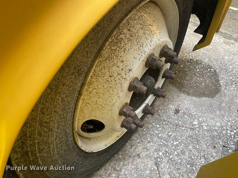 image for item IK9541 2010 Freightliner MB55  trolley