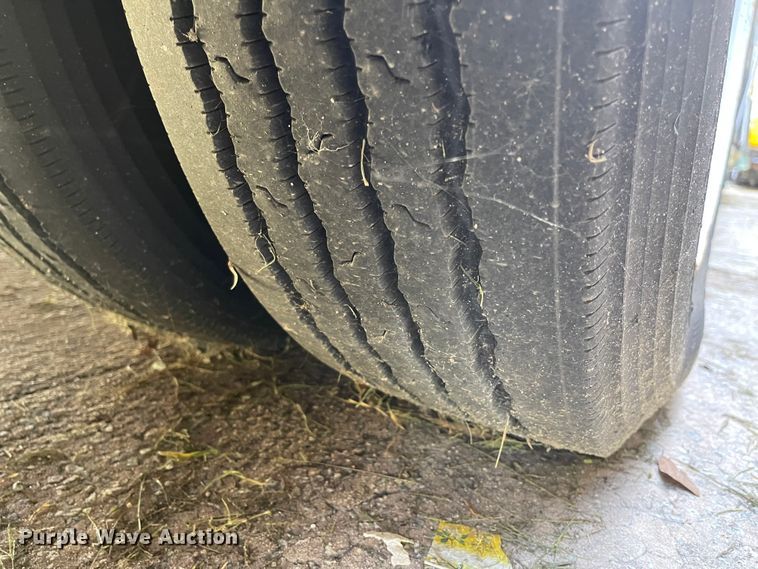 image for item IK9541 2010 Freightliner MB55  trolley