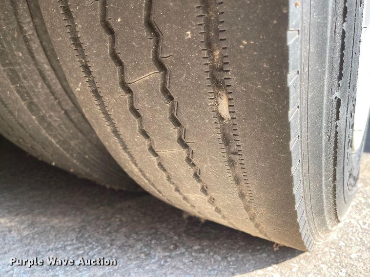 image for item IK9541 2010 Freightliner MB55  trolley