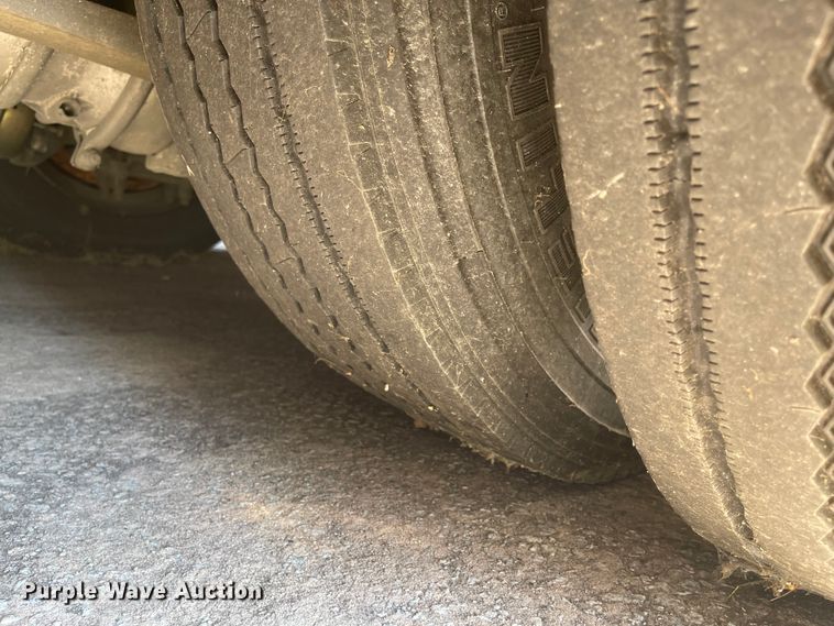 image for item IK9541 2010 Freightliner MB55  trolley