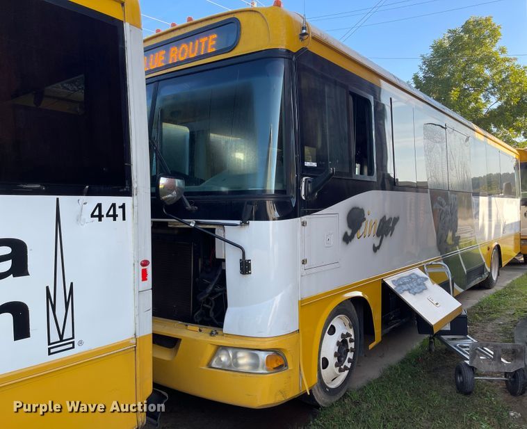 image for item IK9542 2010 Freightliner MB55  trolley