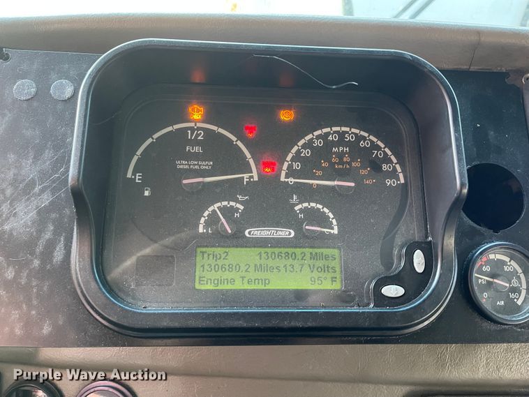 image for item IK9542 2010 Freightliner MB55  trolley