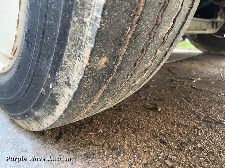 image for item IK9542 2010 Freightliner MB55  trolley