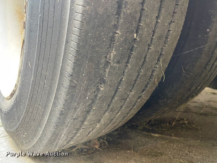 image for item IK9542 2010 Freightliner MB55  trolley