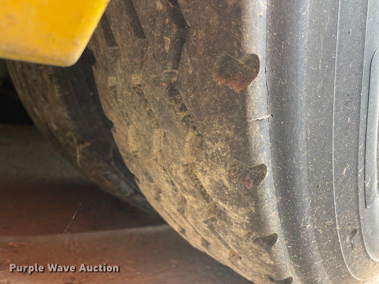 image for item IK9542 2010 Freightliner MB55  trolley