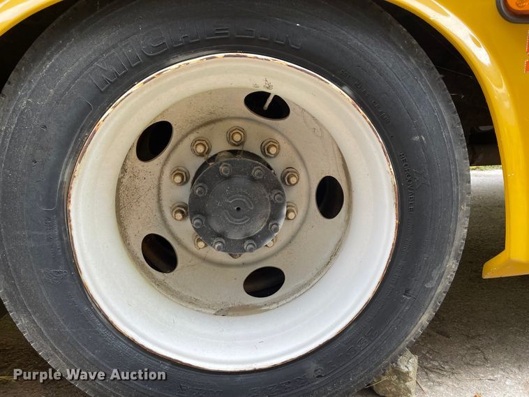 image for item IK9543 2010 Freightliner MB55  trolley