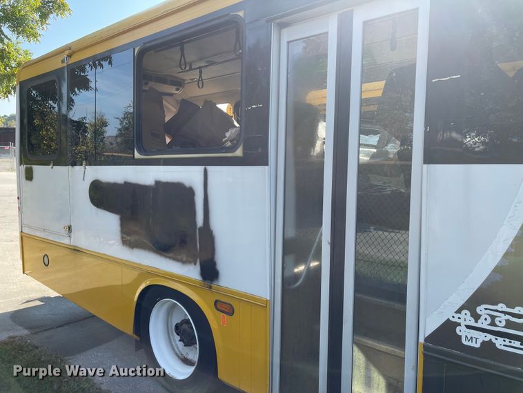 image for item IK9544 2010 Freightliner MB55  trolley