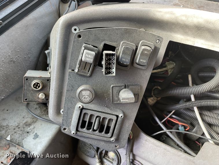 image for item IK9544 2010 Freightliner MB55  trolley