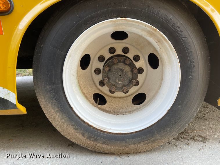 image for item IK9544 2010 Freightliner MB55  trolley