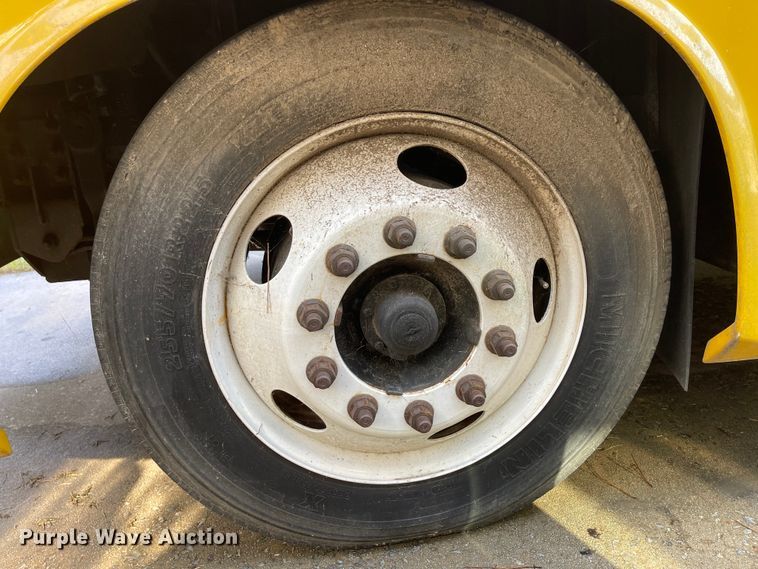 image for item IK9544 2010 Freightliner MB55  trolley