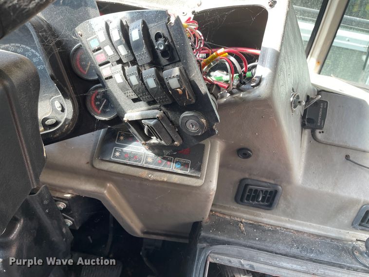 image for item IK9545 2010 Freightliner MB55  trolley