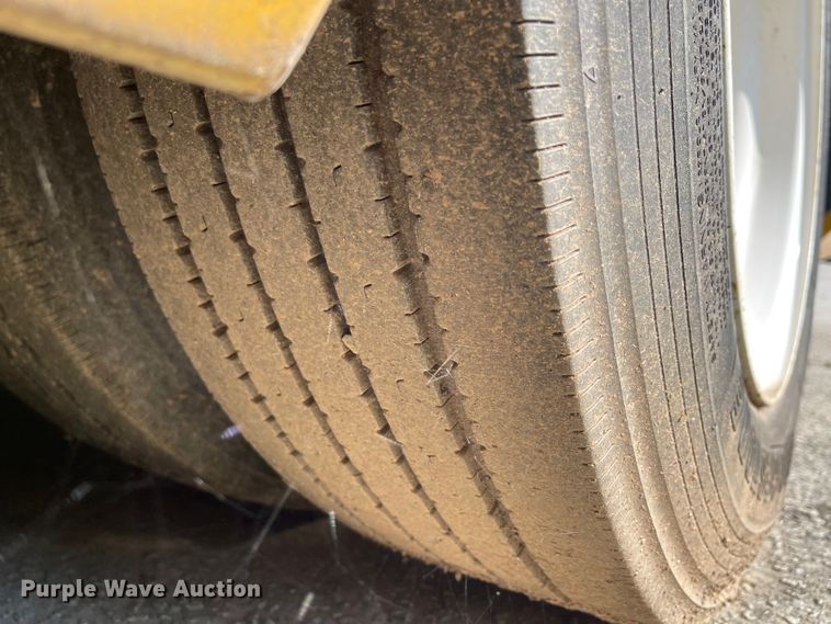 image for item IK9545 2010 Freightliner MB55  trolley