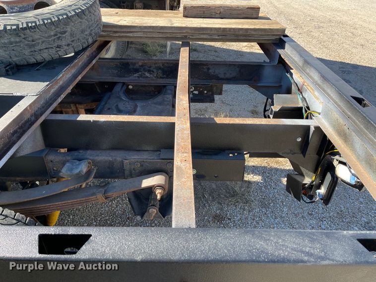 image for item IK9585 2002 Dodge Ram 3500  flatbed pickup truck